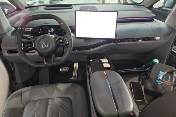 Used Zeekr MIX 2025 Intelligent Driving Version Center Console