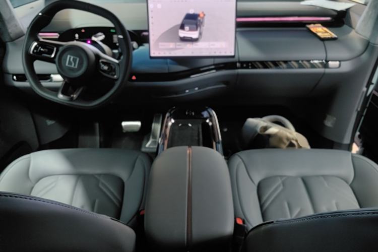 Used Zeekr MIX 2025 Intelligent Driving Version Center Console