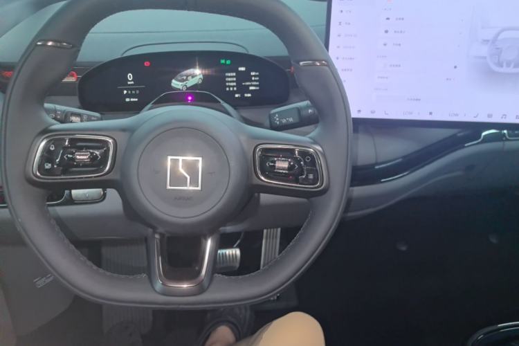 Used Zeekr MIX 2025 Intelligent Driving Version Center Console