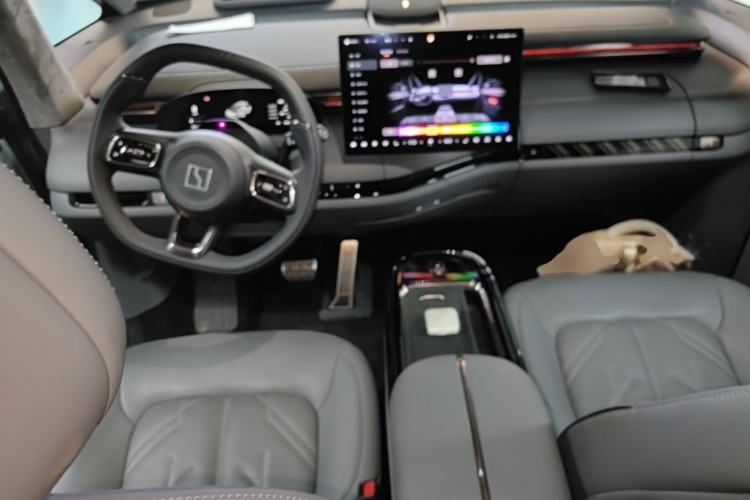 Used Zeekr MIX 2025 Intelligent Driving Version Center Console