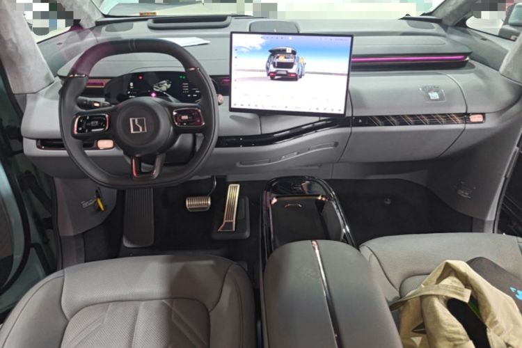 Used Zeekr MIX 2025 Intelligent Driving Version Center Console