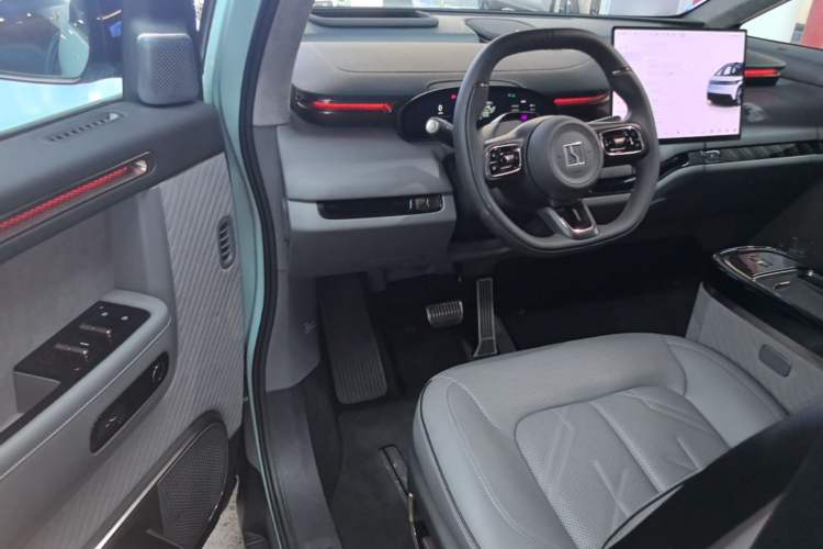 Used Zeekr MIX 2025 Intelligent Driving Version Driver Seat