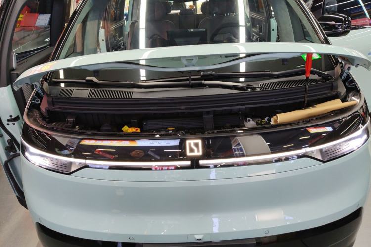 Used Zeekr MIX 2025 Long-Range Intelligent Driving Edition Engine Bay
