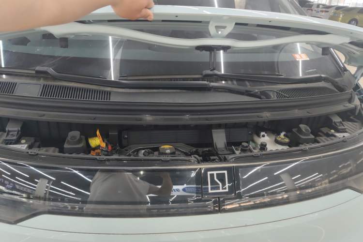 Used Zeekr MIX 2025 Intelligent Driving Version Engine Bay