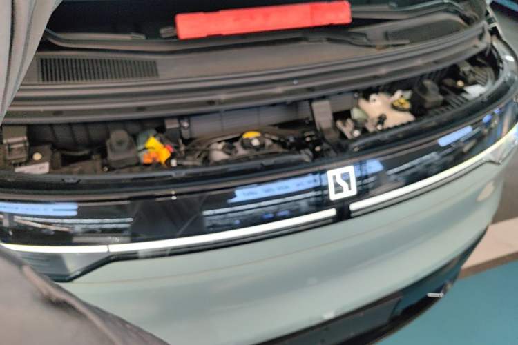 Used Zeekr MIX 2025 Intelligent Driving Version Engine Bay