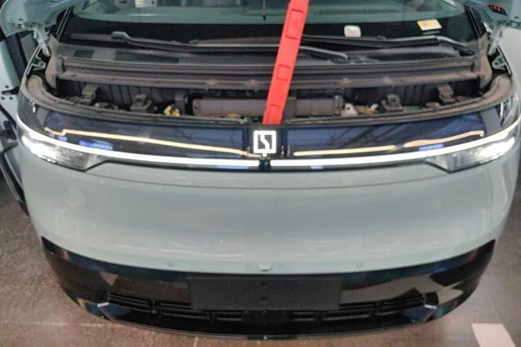 Used Zeekr MIX 2025 Intelligent Driving Version Engine Bay