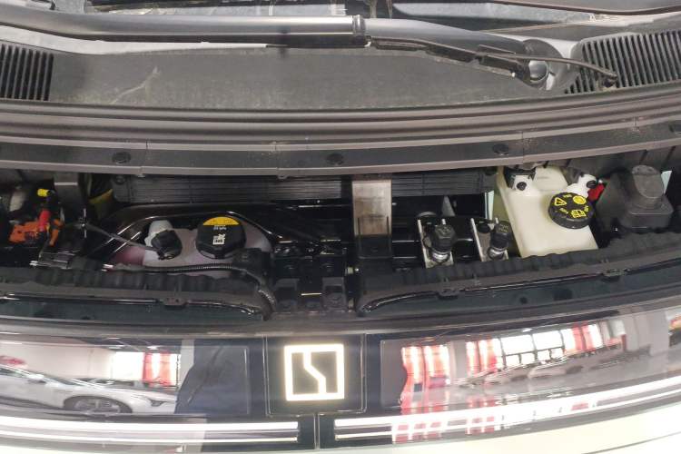 Used Zeekr MIX 2025 Intelligent Driving Version Engine Bay