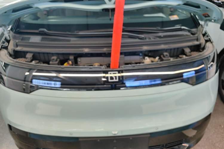 Used Zeekr MIX 2025 Intelligent Driving Version Engine Bay