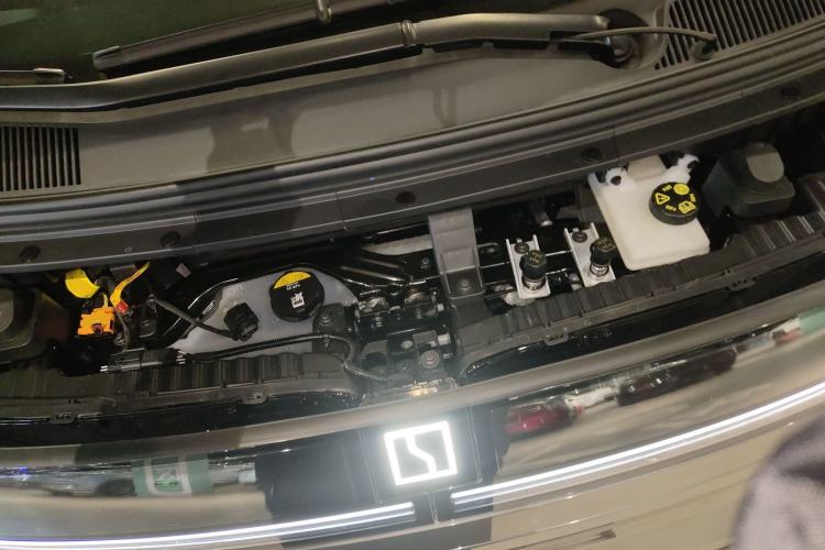 Used Zeekr MIX 2025 Long-Range Intelligent Driving Edition Engine Bay