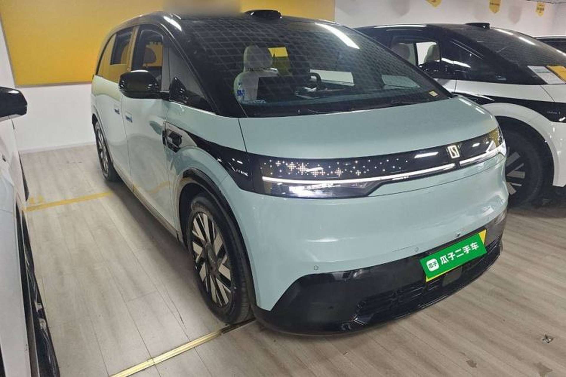 Used Zeekr MIX 2025 Long-Range Intelligent Driving Edition Exterior 2