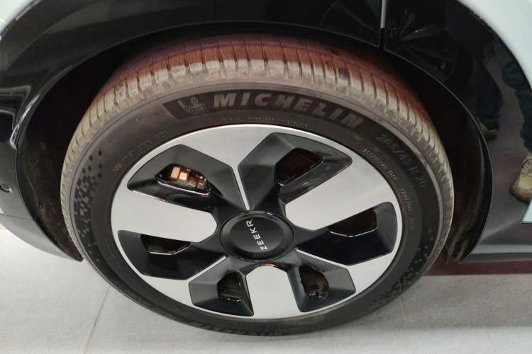 Used Zeekr MIX 2025 Long-Range Intelligent Driving Edition Exterior 3