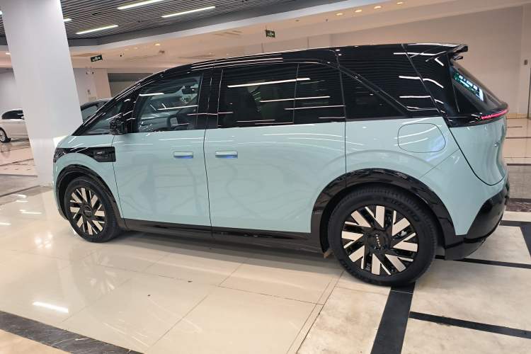 Used Zeekr MIX 2025 Long-Range Intelligent Driving Edition Exterior 3