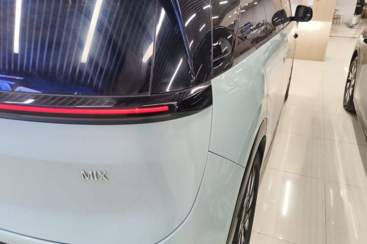 Used Zeekr MIX 2025 Long-Range Intelligent Driving Edition Exterior 4