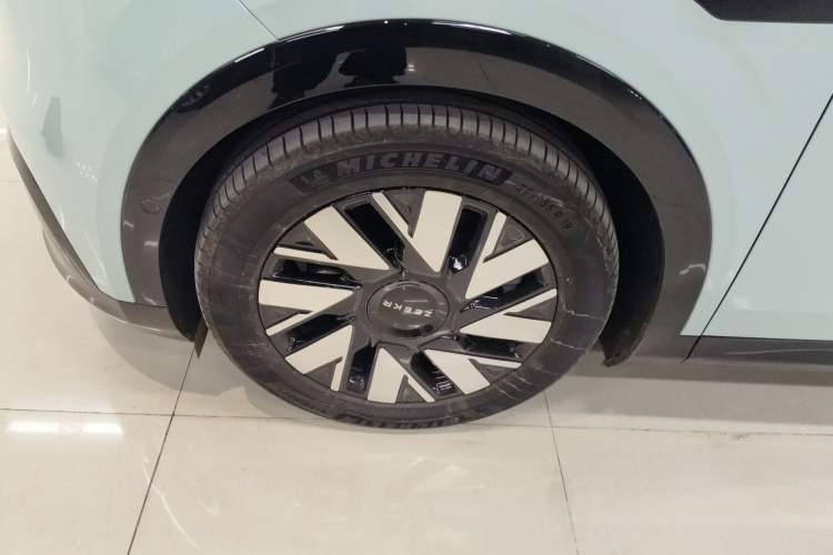 Used Zeekr MIX 2025 Long-Range Intelligent Driving Edition Exterior 5