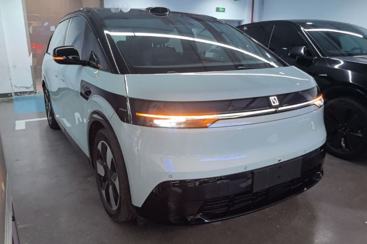 Used Zeekr MIX 2025 Intelligent Driving Version Front Right 45 Deg