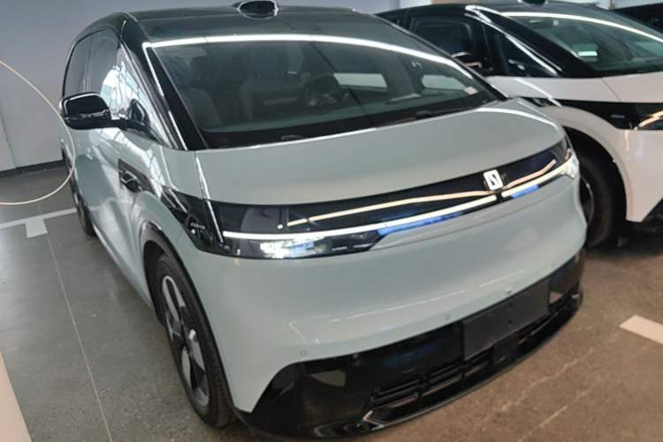 Used Zeekr MIX 2025 Intelligent Driving Version Front Right 45 Deg