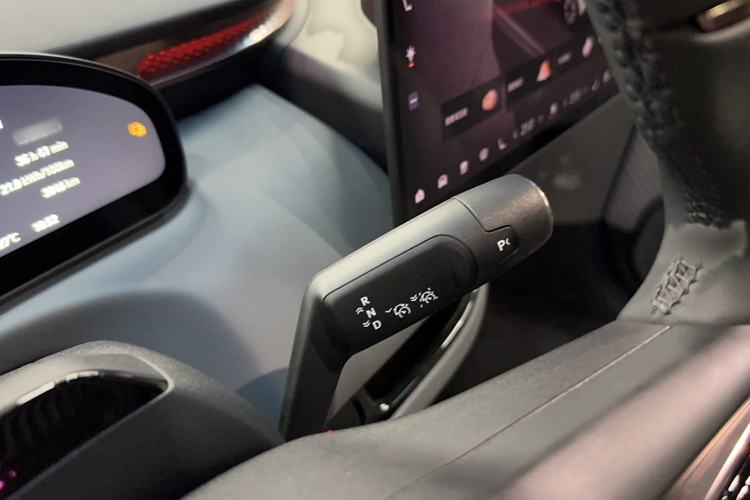 Used Zeekr MIX 2025 Long-Range Intelligent Driving Edition Gear Lever