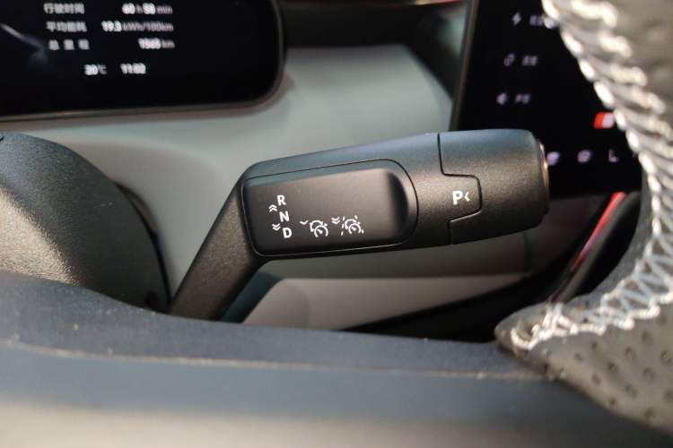 Used Zeekr MIX 2025 Long-Range Intelligent Driving Edition Gear Lever