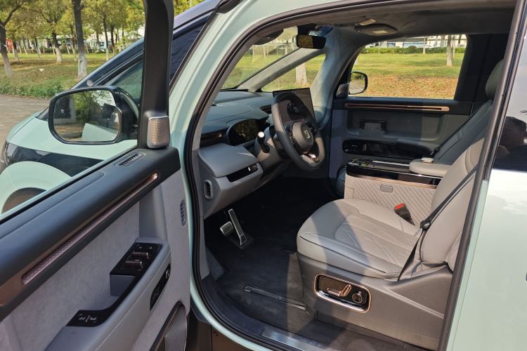 Used Zeekr MIX 2025 Intelligent Driving Version Interior 1