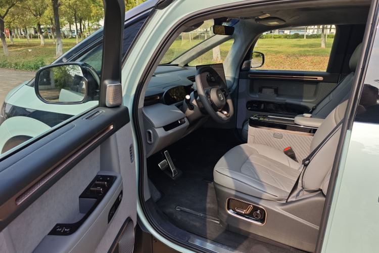 Used Zeekr MIX 2025 Intelligent Driving Version Interior 1