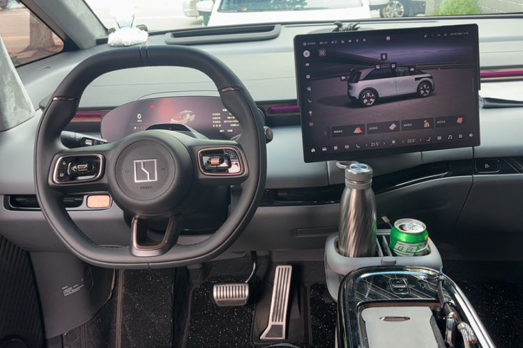 Used Zeekr MIX 2025 Long-Range Intelligent Driving Edition Interior 1