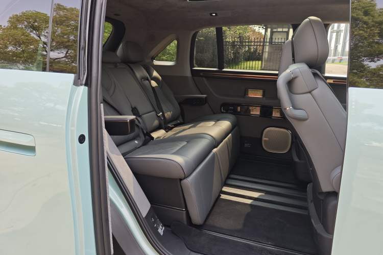 Used Zeekr MIX 2025 Intelligent Driving Version Interior 11