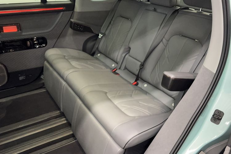 Used Zeekr MIX 2025 Long-Range Intelligent Driving Edition Interior 2