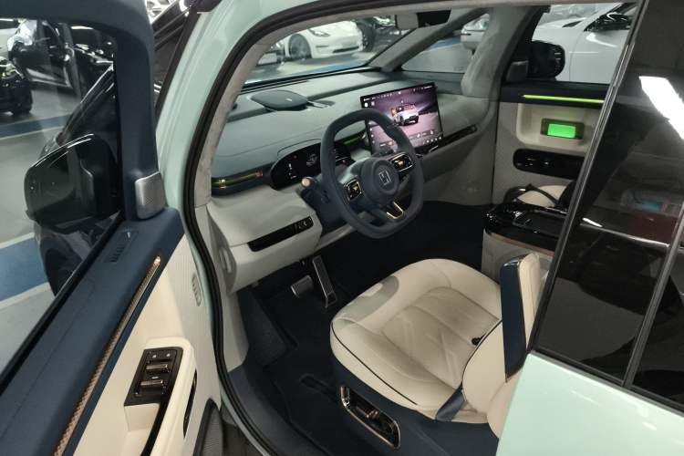 Used Zeekr MIX 2025 Intelligent Driving Version Interior 3