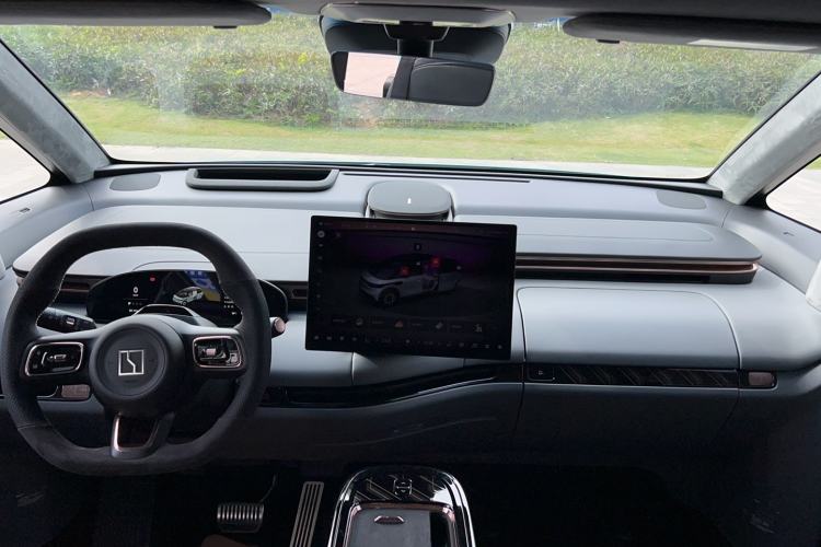 Used Zeekr MIX 2025 Long-Range Intelligent Driving Edition Interior 3