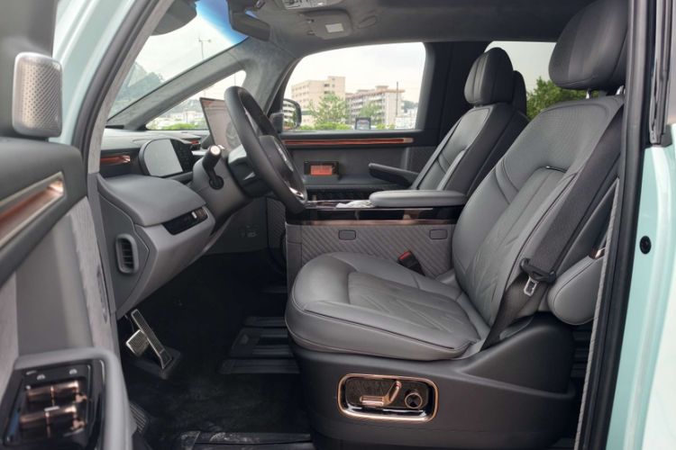 Used Zeekr MIX 2025 Intelligent Driving Version Interior 4