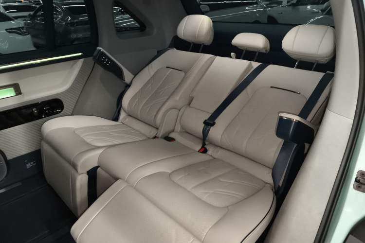 Used Zeekr MIX 2025 Intelligent Driving Version Interior 4