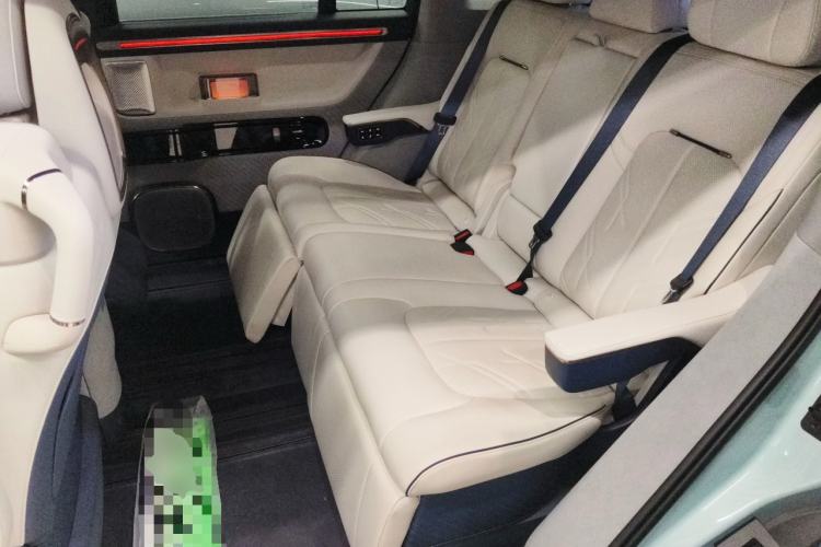 Used Zeekr MIX 2025 Long-Range Intelligent Driving Edition Interior 4