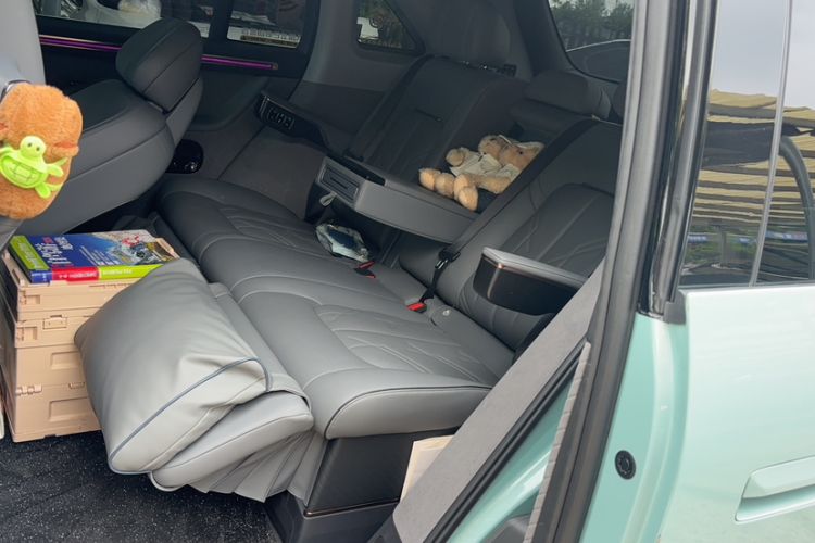 Used Zeekr MIX 2025 Long-Range Intelligent Driving Edition Interior 5