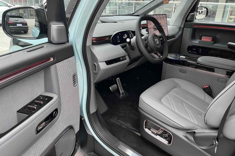 Used Zeekr MIX 2025 Long-Range Intelligent Driving Edition Interior 5