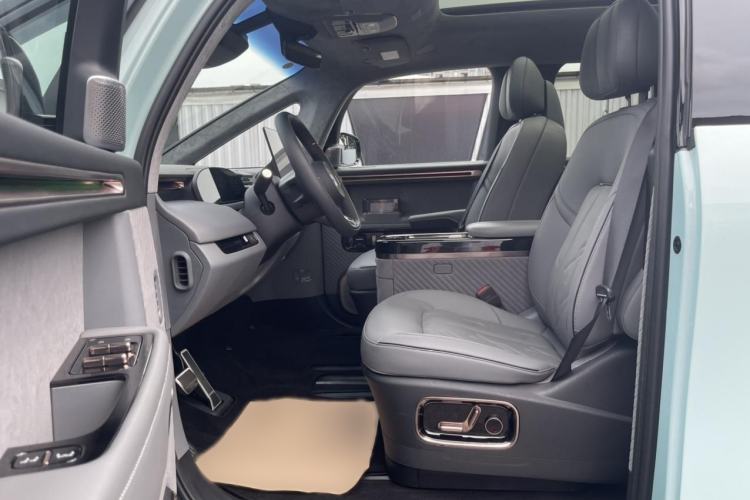 Used Zeekr MIX 2025 Long-Range Intelligent Driving Edition Interior 6