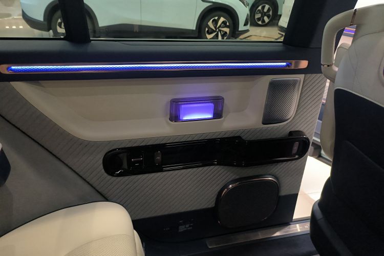 Used Zeekr MIX 2025 Long-Range Intelligent Driving Edition Interior 8