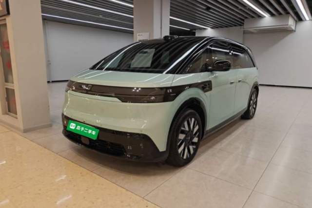 Ojetý Zeekr MIX 2025 Intelligent Driving Version