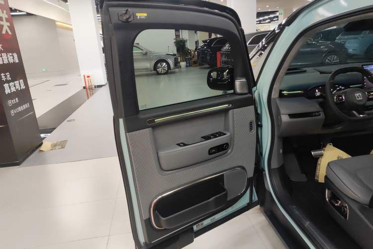 Used Zeekr MIX 2025 Long-Range Intelligent Driving Edition Left Front Door Interior