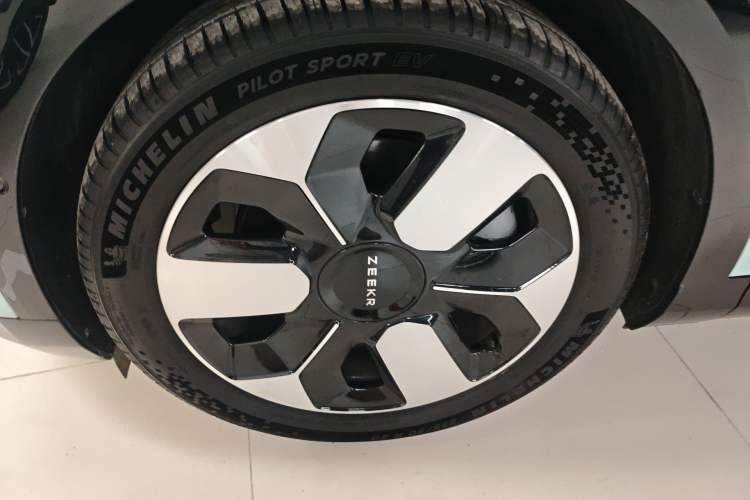 Used Zeekr MIX 2025 Intelligent Driving Version Left Front Wheel Hub