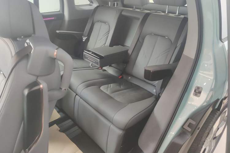 Used Zeekr MIX 2025 Intelligent Driving Version Left Rear Seat