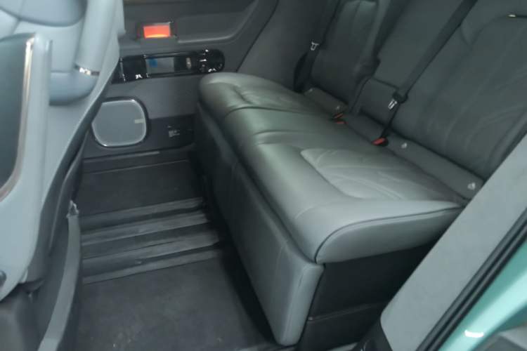 Used Zeekr MIX 2025 Intelligent Driving Version Left Rear Seat