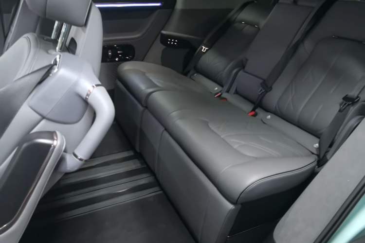 Used Zeekr MIX 2025 Intelligent Driving Version Left Rear Seat