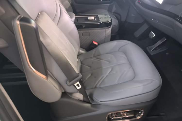 Used Zeekr MIX 2025 Intelligent Driving Version Right Front Seat