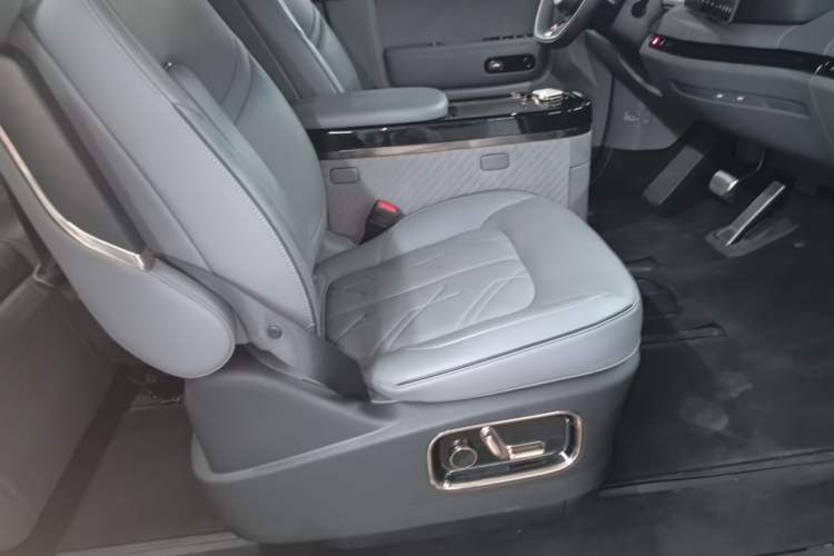Used Zeekr MIX 2025 Intelligent Driving Version Right Front Seat
