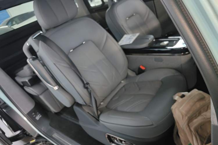 Used Zeekr MIX 2025 Intelligent Driving Version Right Front Seat