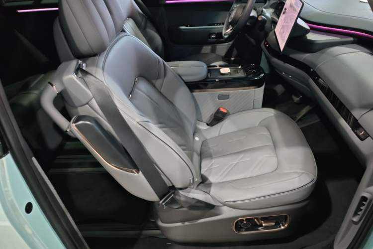 Used Zeekr MIX 2025 Intelligent Driving Version Right Front Seat