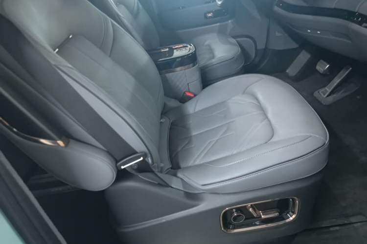 Used Zeekr MIX 2025 Intelligent Driving Version Right Front Seat