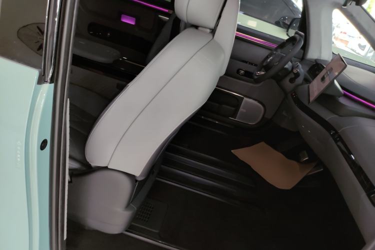 Used Zeekr MIX 2025 Intelligent Driving Version Right Front Seat