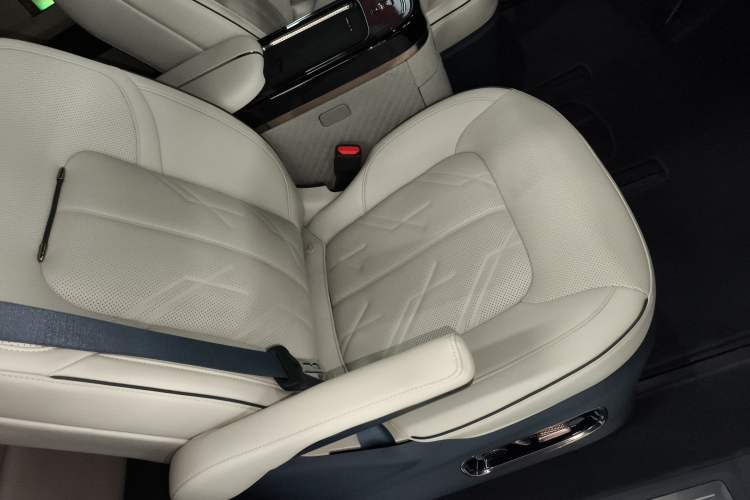 Used Zeekr MIX 2025 Intelligent Driving Version Right Front Seat