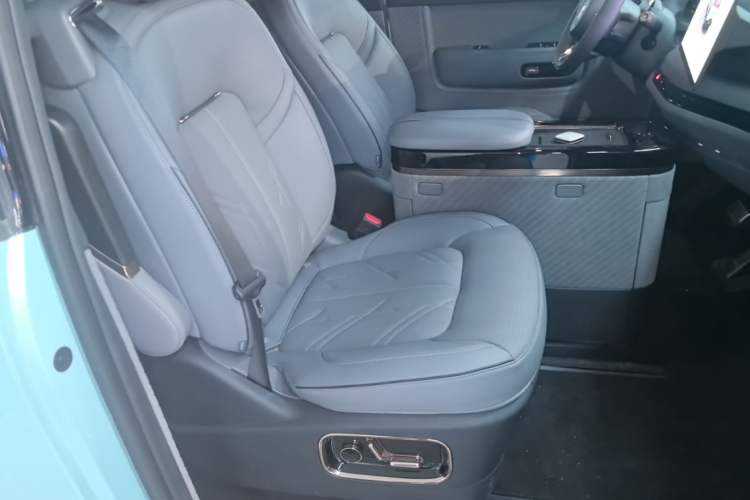 Used Zeekr MIX 2025 Intelligent Driving Version Right Front Seat
